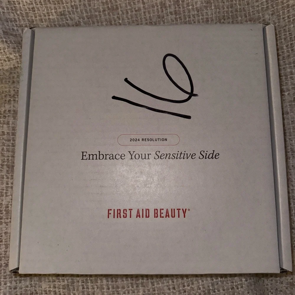 First Aid Beauty New Retinol Line- Eye Cream and Serum - Picture 13 of 13